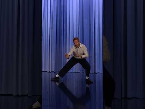 #JesseTylerFerguson rolls into his interview ? #FallonTonight